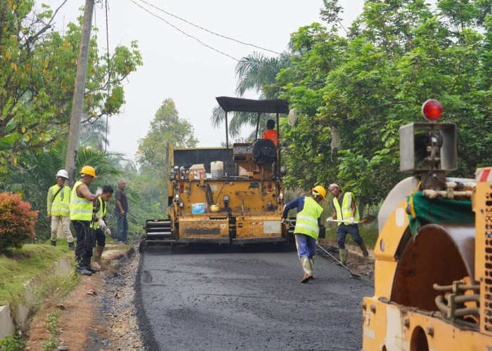 Setelah 43 Tahun, Jalan di Tarantang Dharmasraya Akhirnya Diaspal