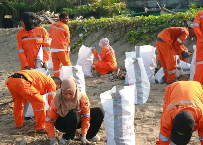 Sinergi Lintas Instansi Geruduk Pantai Purus, Wujudkan Padang Kota Asri
