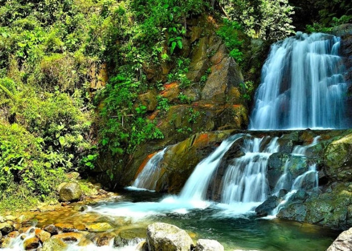 Air Terjun 7 Tingkat Padang Panjang: Surga Tersembunyi untuk Penikmat Alam