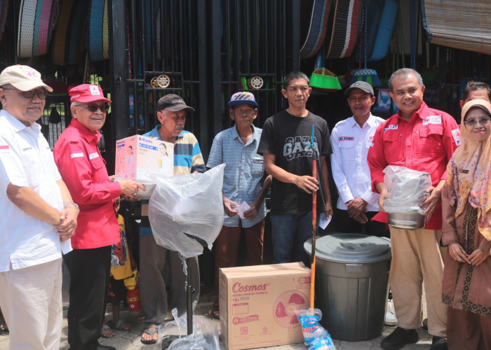 Gandeng DFAT Australia, PMI Sumbar Salurkan Voucher Rp1,1 Juta untuk 480 KK Korban Bencana di Kabupaten Solok