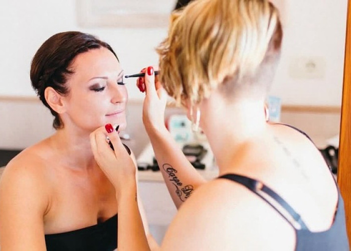 5 Tren Eye Makeup 2026 yang Wajib Dicoba, dari Monochromatic hingga Wet Lid, Bikin Tampilan Standout!