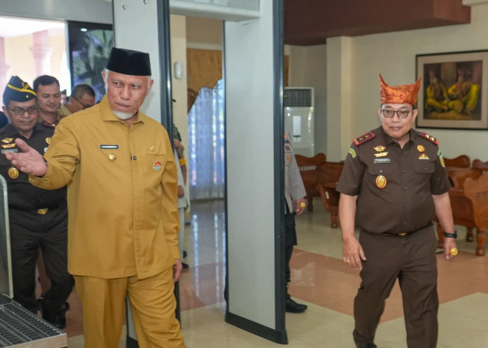 Gubernur Mahyeldi Sambut Kedatangan Kajati Sumbar yang Baru, Dedie Tri Hariyadi