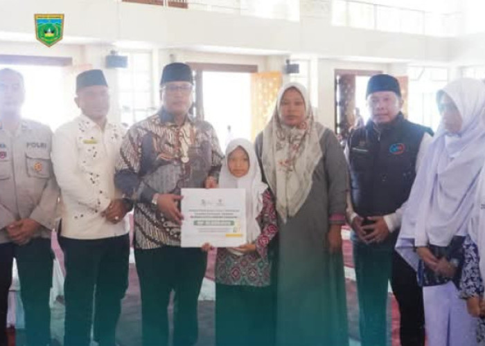 Wako Hendri Arnis Salurkan Zakat Rp358 Juta Padang Panjang Cerdas