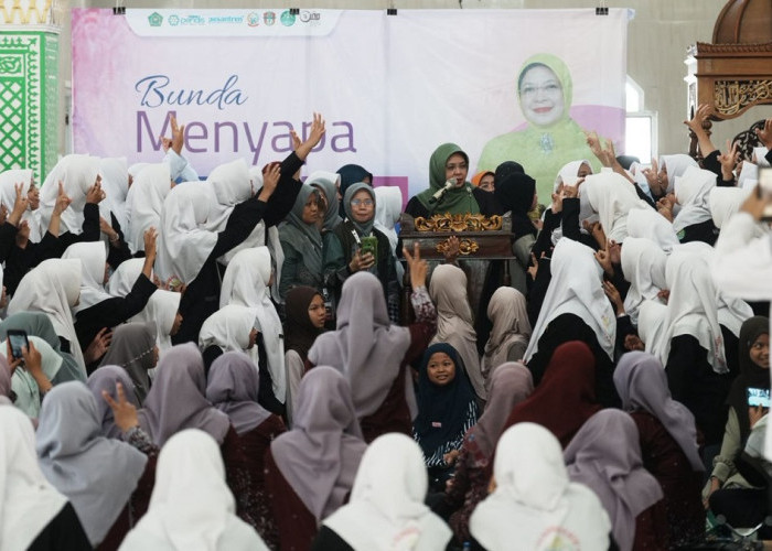 Penasihat DWP Kemenag Helmi Halimatul Udhmah Ajak Santriwati Jaga Adab dan Keutuhan Bangsa