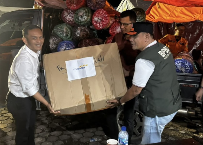 Bank Mandiri Hadir Pascabanjir Bandang Solok melalui Mandiri Tanggap Bencana