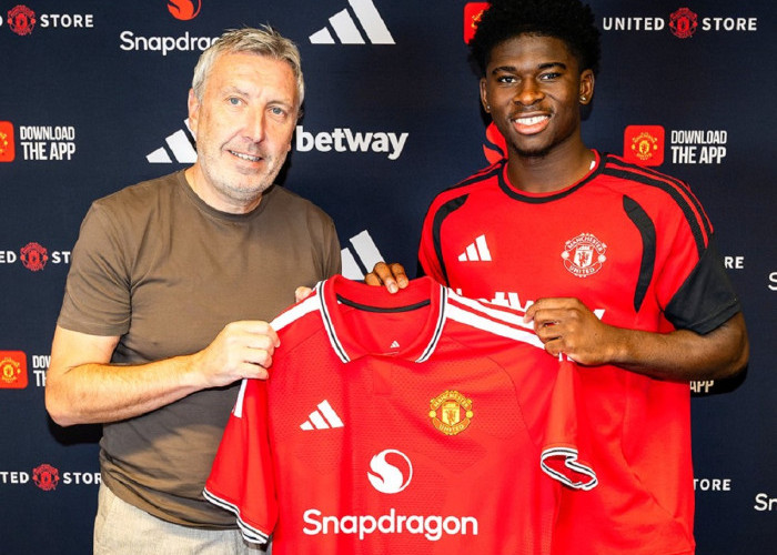 Gelar Nomor Punggung 20 Manchester United, Carlos Baleba Warisi Legenda Solskjaer dan Van Persie