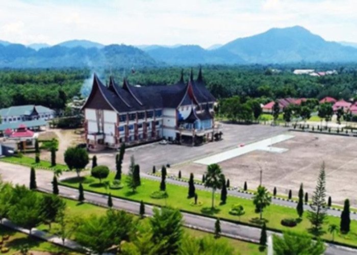 Pemkab Pasaman Barat Pastikan Jalan Alternatif ke Talamau Dibangun pada 2026