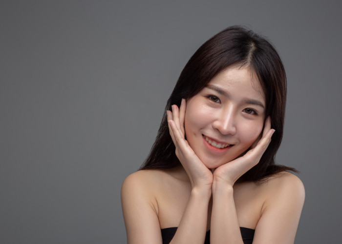 5 Cara Simpel Bikin Wajah Lebih Glowing Sejak Pagi Hari, Kulit Lebih Cerah dan Fresh!