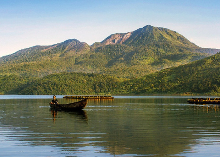 Danau Talang Solok, Pesona Danau Vulkanik dengan Panorama Hijau yang Bikin Betah