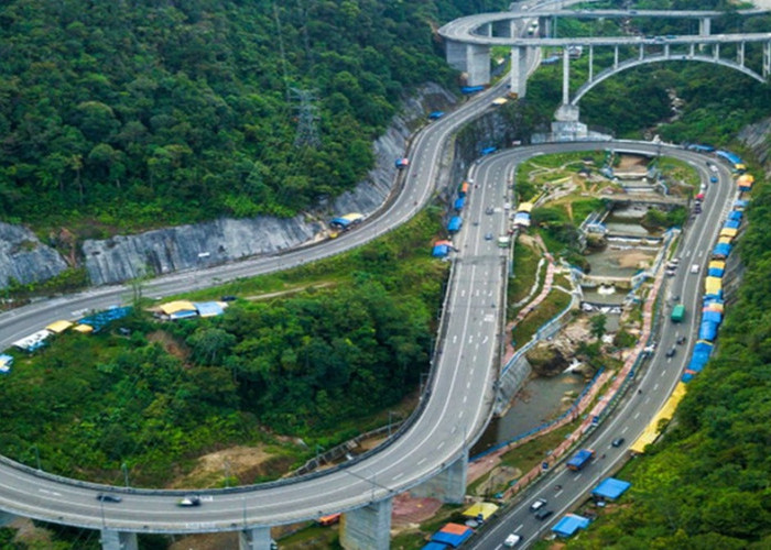 Wisata Kelok 9: Menikmati Megahnya Jembatan Layang di Tengah Alam Bukit Barisan