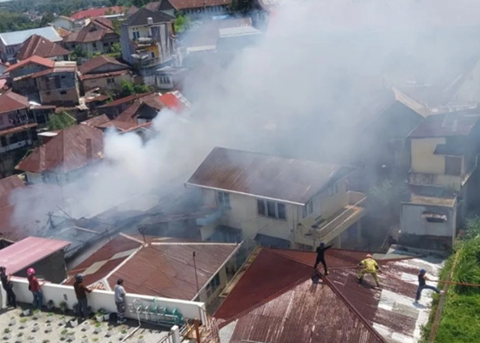 Permukiman Dekat Jam Gadang Bukittinggi Kebakaran, Satu Orang Meninggal Dunia