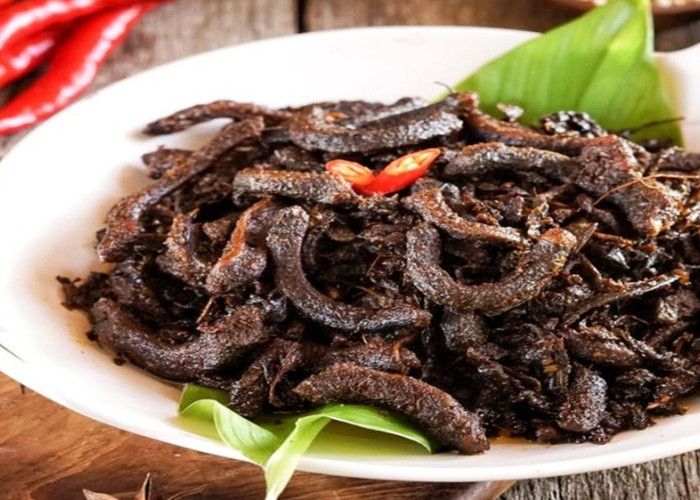 Randang Baluik Khas Minang, Gurih dengan Aroma Daun Rempah