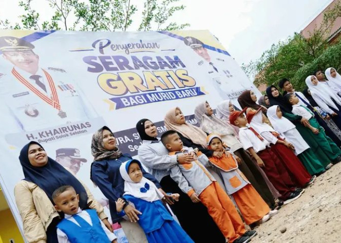 Seragam Gratis Jadi Bukti Kehadiran Pemerintah, Yulian Efi Ajak Masyarakat Bersinergi Bangun Solok Selatan