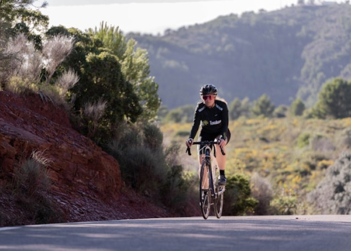 7 Jenis Olahraga yang Efektif Membantu Menurunkan Kolesterol Secara Alami, Mudah Dilakukan!