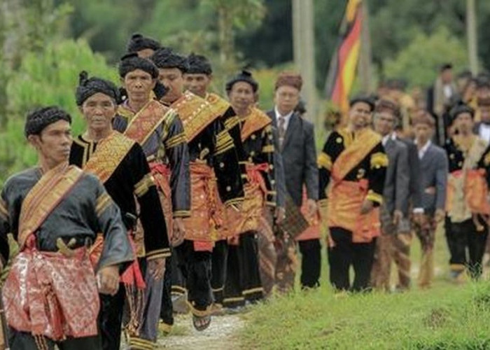 Baju Penghulu Minangkabau, Busana Ninik Mamak yang Sarat Makna Adat