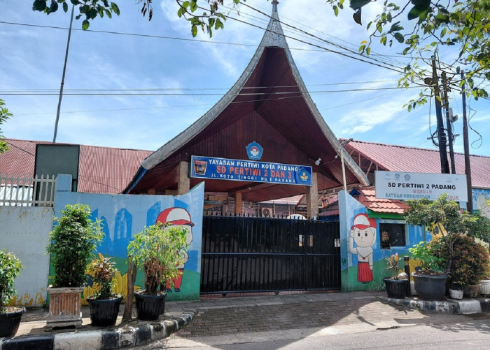 Daya Tampung Terbatas, Pendaftar SD Pertiwi 2 dan 3 Padang Membludak Jauh Melampaui Kuota