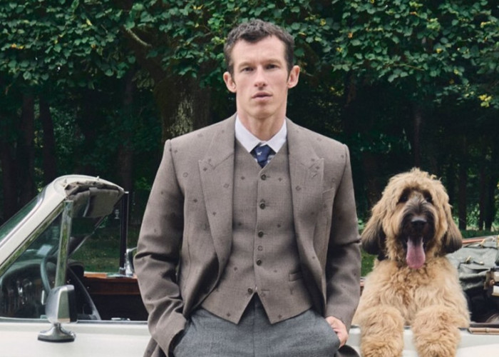 Callum Turner Buka Suara Soal Rumor Perankan James Bond 007