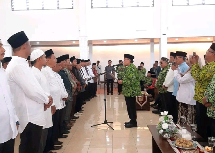 Lantik Pengurus DMI se-Kota Padang, Maigus Nasir: Mari Makmurkan Rumah Allah