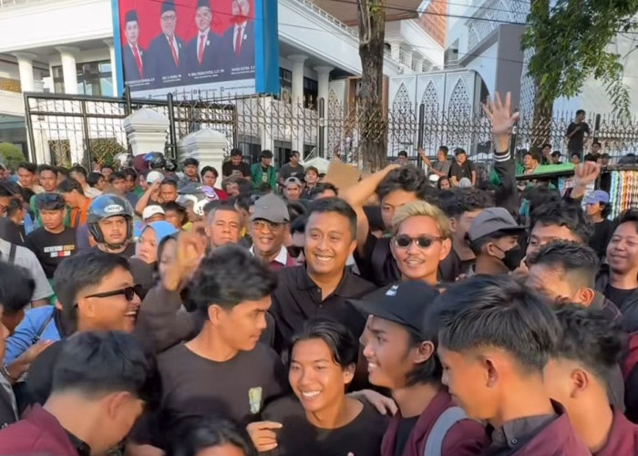 Aksi BEM se-Sumbar di DPRD Berlangsung Tertib, Pemprov Akui Banyak Kekurangan