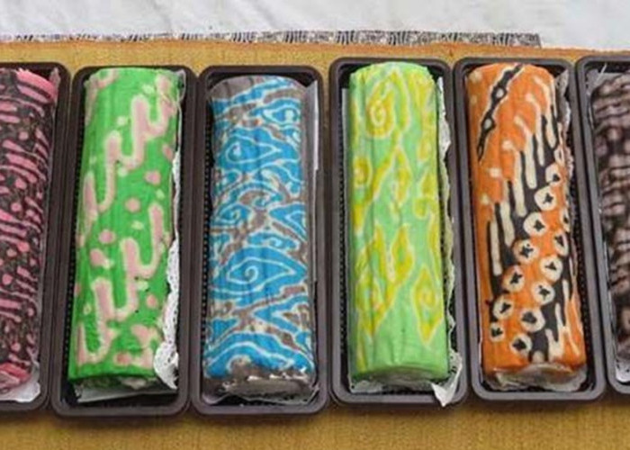 Bolu Batik Padang, Oleh-oleh Unik dengan Motif Tradisional di Atas Kue