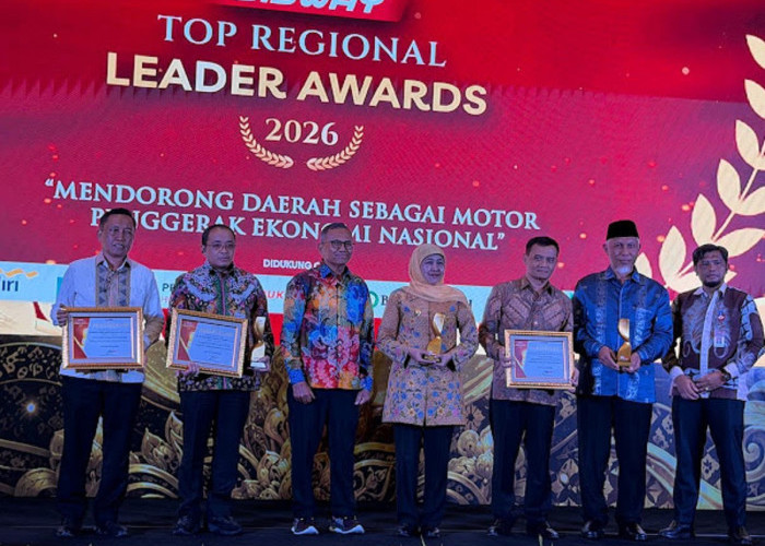 Gubernur Mahyeldi Raih Disway Top Regional Leader Awards 2026 atas Komitmen Penguatan Ekonomi Umat