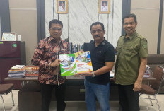 Patuhi Putusan MA, Pemprov Sumbar Serahkan Dokumen Informasi Publik ke BPI KPNPA