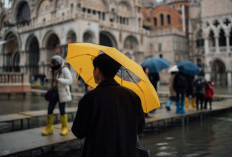 5 Tips Liburan Nyaman di Musim Hujan, Tetap Asyik dan Seru!