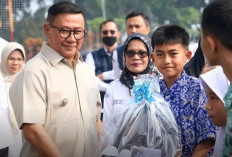 Pemko Bukittinggi Salurkan Perlengkapan Sekolah untuk 3.619 Siswa