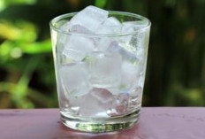 Minum Es saat Musim Hujan Bukan Penyebab Flu, Ini Risiko yang Perlu Diwaspadai