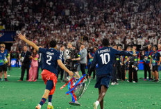 PSG Segel Gelar 
