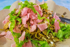 Lotek Khas Sunda: Primadona Menu Berbuka Puasa yang Menggoda di Pasa Pabukoan