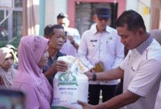 Pemkab Solok Salurkan Bantuan Pangan, Ribuan Keluarga Terima Beras dan Minyak Goreng
