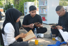 Generasi Z Sambut Positif Perpustakaan Outdoor Dispusip Padang, Minta Koleksi Buku Ditambah