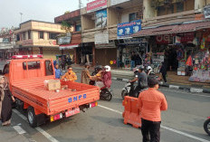 Kualitas Udara Padang Panjang Menurun Akibat Karhutla, BPBD Kesbangpol Bagikan Masker