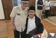 Sekjen PBNU Gus Ipul Beri Ucapan Khusus Lebaran ke Sekum Muhammadiyah Prof Mukti