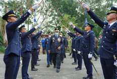 Inspektur Upacara Harhubnas 2026 di Solok, Mahyeldi Bacakan Pesan Menhub Dudy Purwagandhi