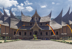 Lampaui Target! 59 Ribu Wisatawan Padati Istana Basa Pagaruyung di Libur Lebaran 2026